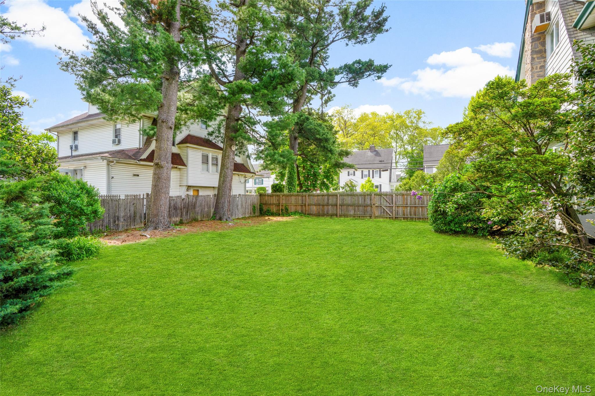 197 Coligni Avenue Property Photo 31