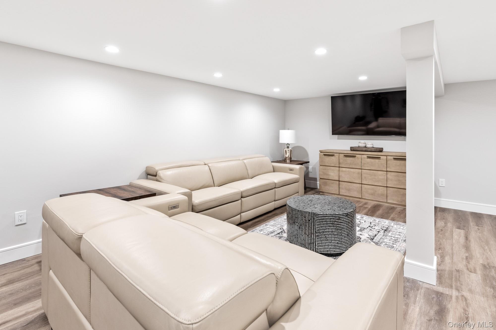 1 Fairwind Court Property Photo 29