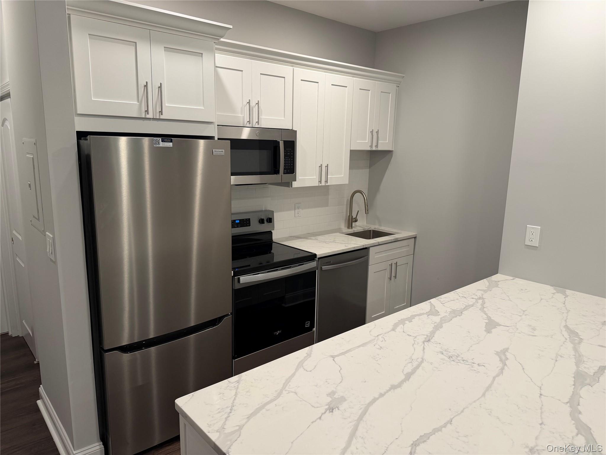 100 Clarewood Drive 2k Property Photo 5