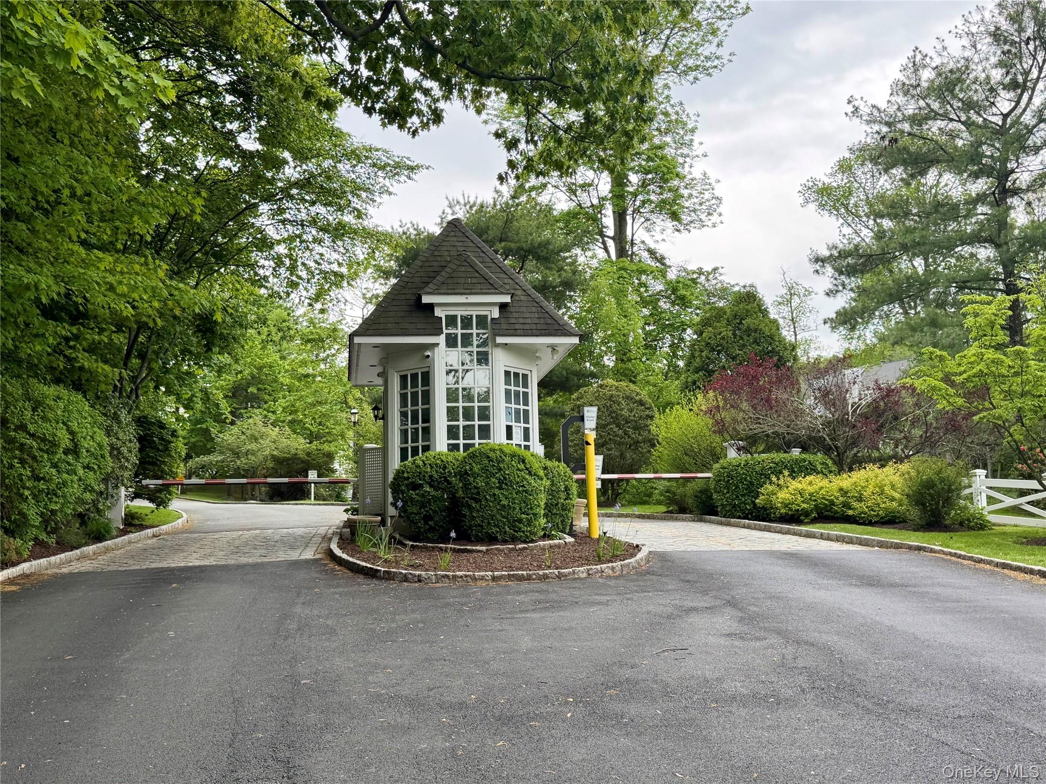 100 Clarewood Drive 2k Property Photo 7