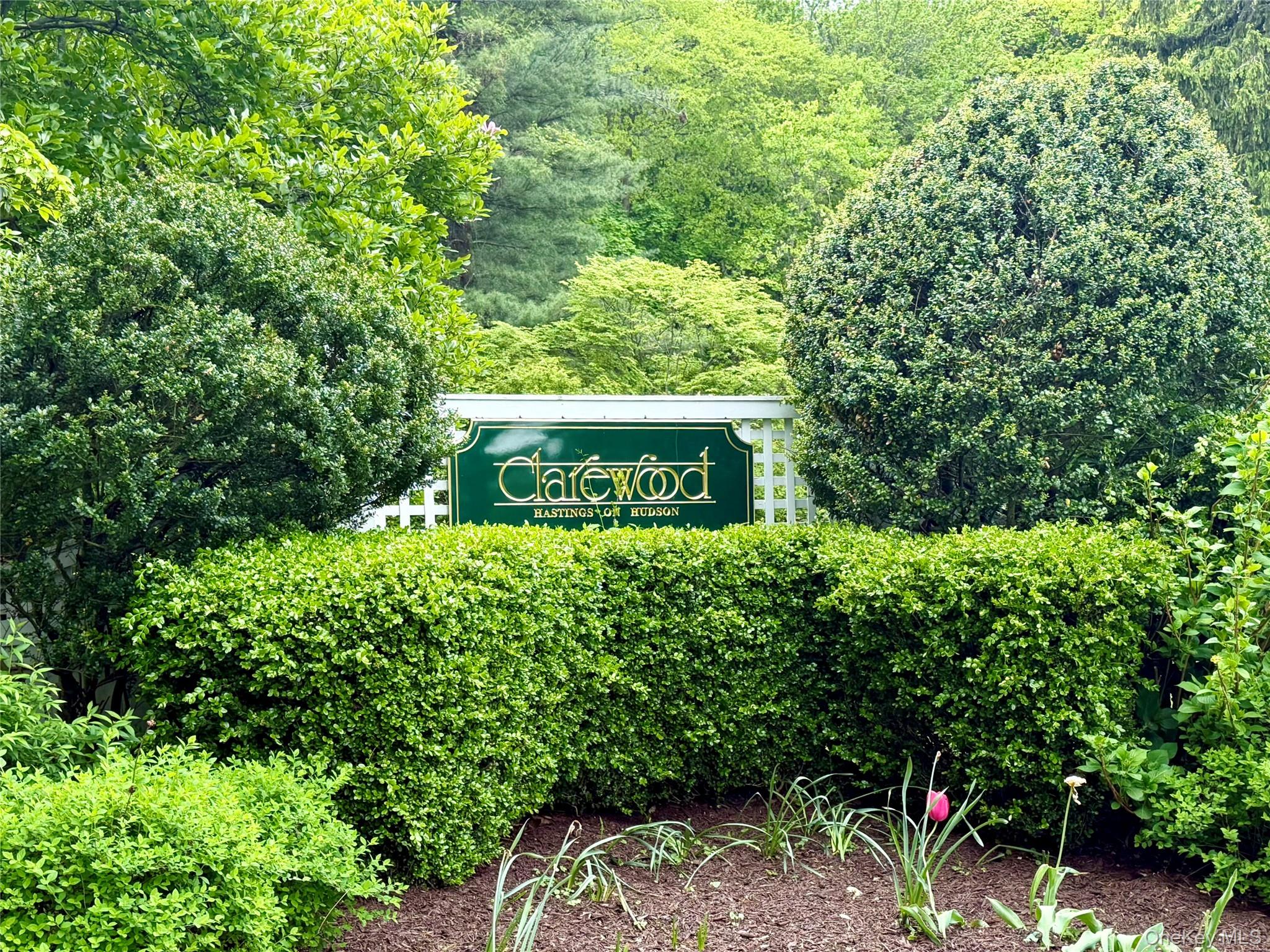 100 Clarewood Drive 2k Property Photo 8