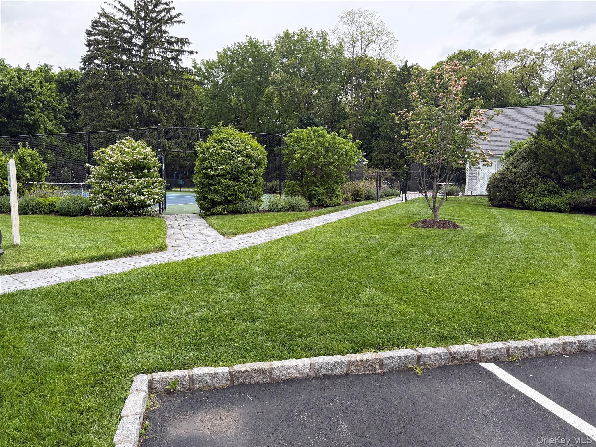 100 Clarewood Drive 2k Property Photo 14