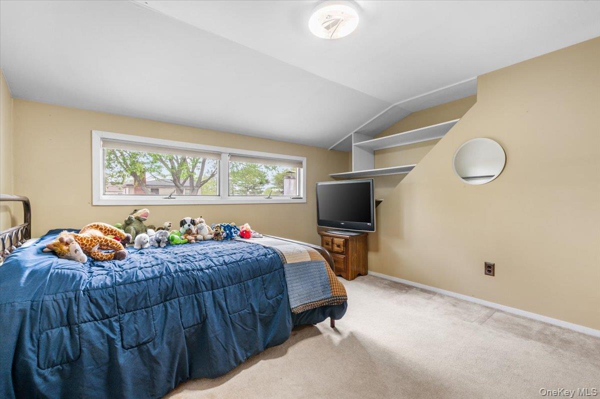 57 Meeting Lane Property Photo 26