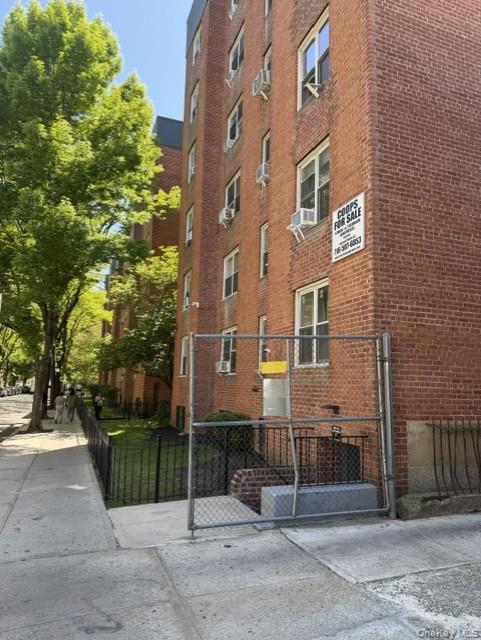 33-16 82nd Street 1g Property Photo 2