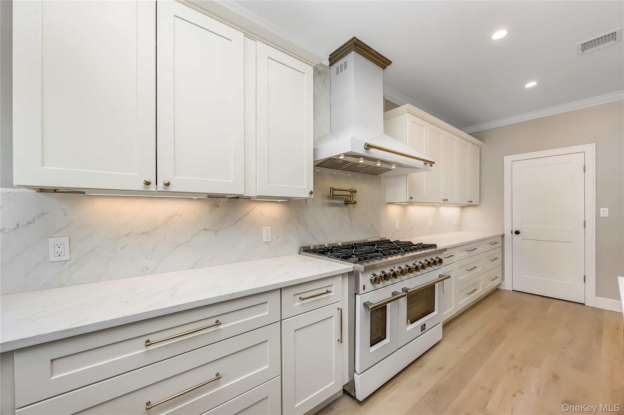 224 Oconnell Street Property Photo 16