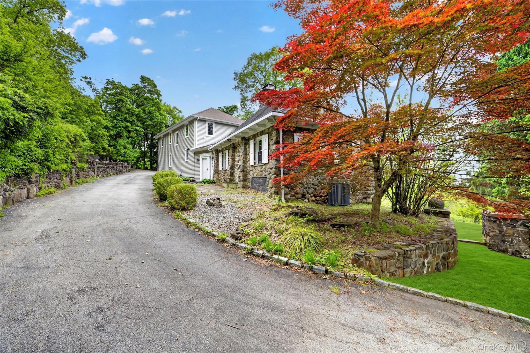 1225 Albany Post Road Property Photo 4