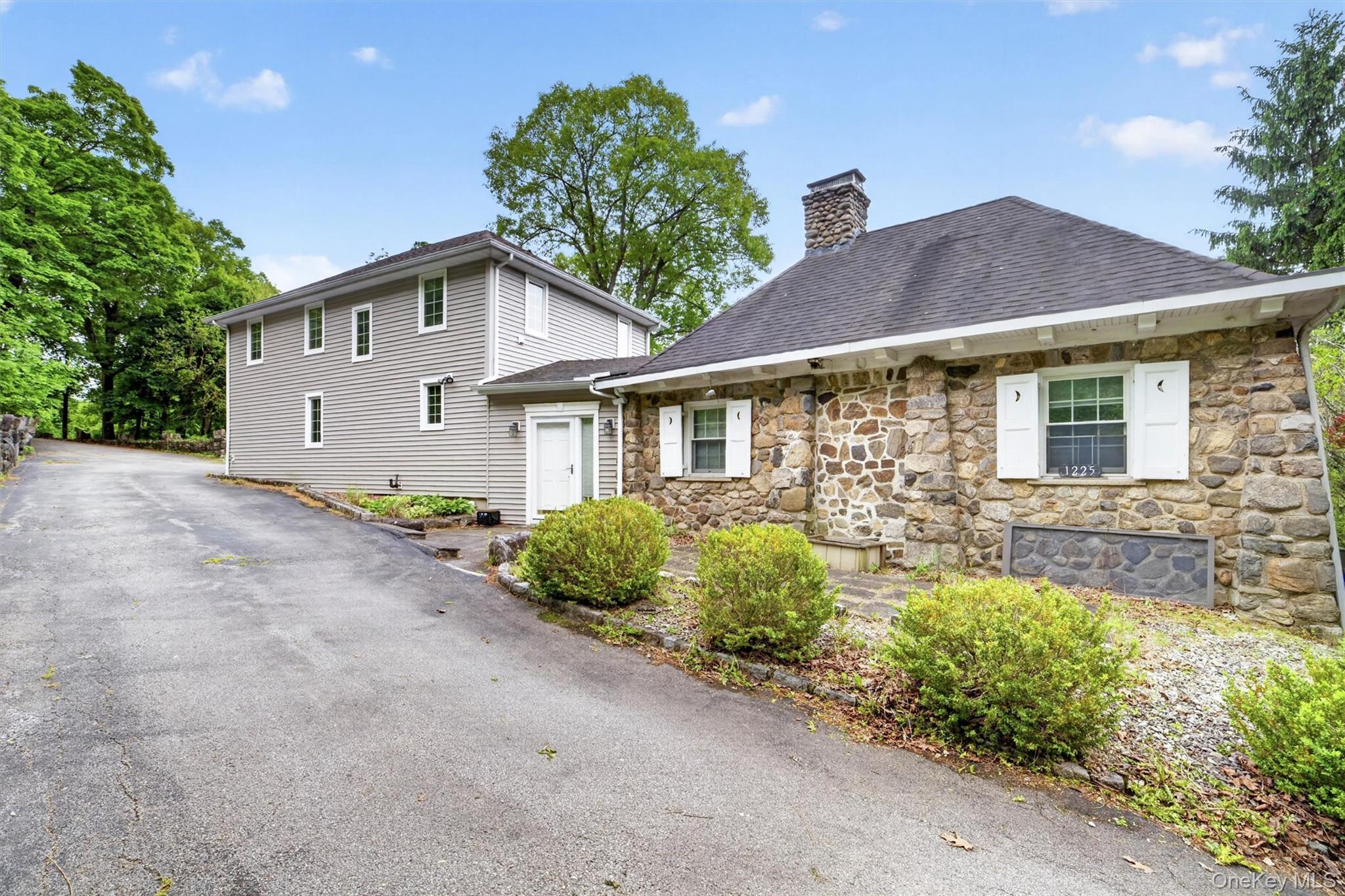 1225 Albany Post Road Property Photo 5