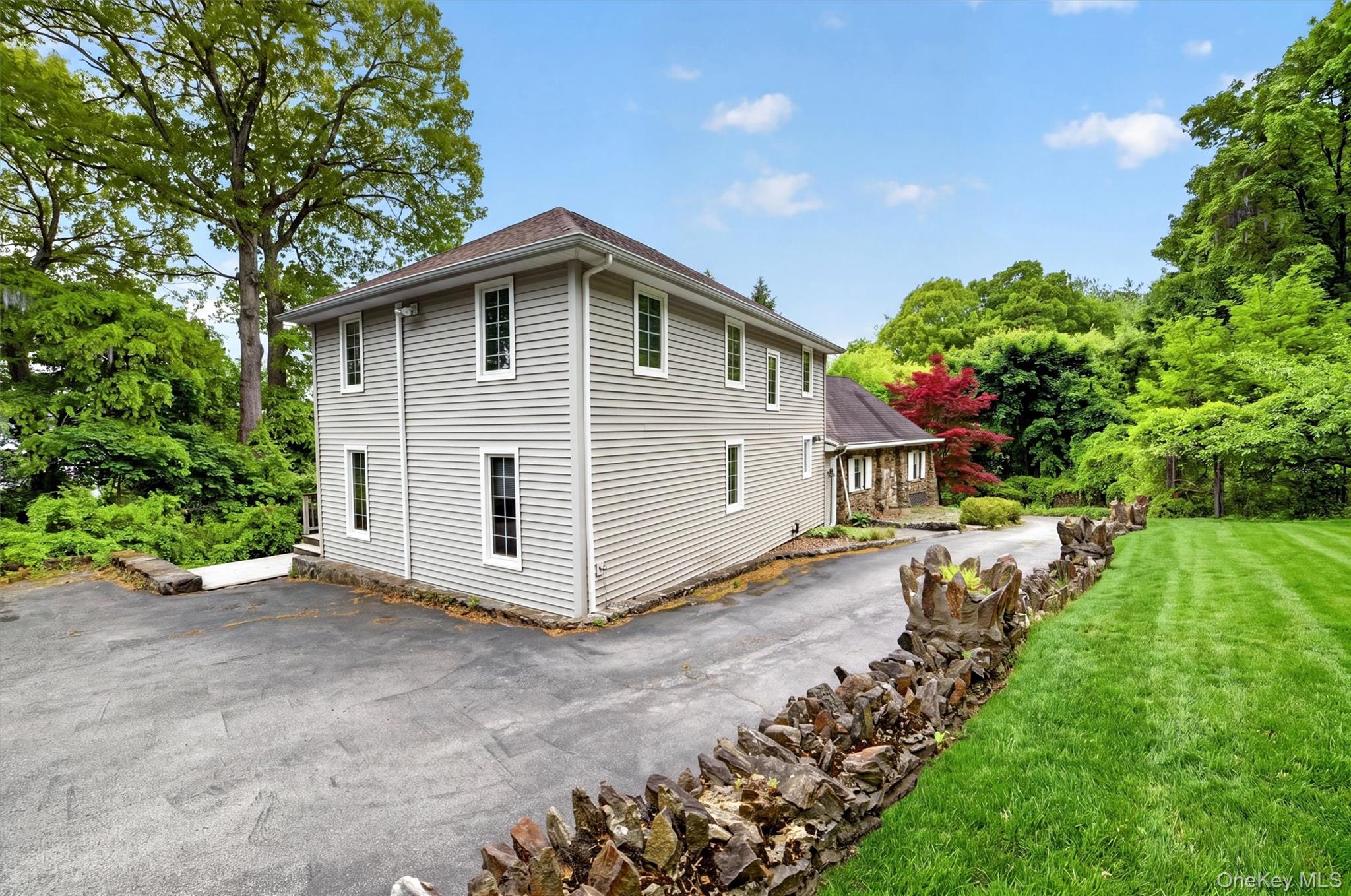 1225 Albany Post Road Property Photo 8