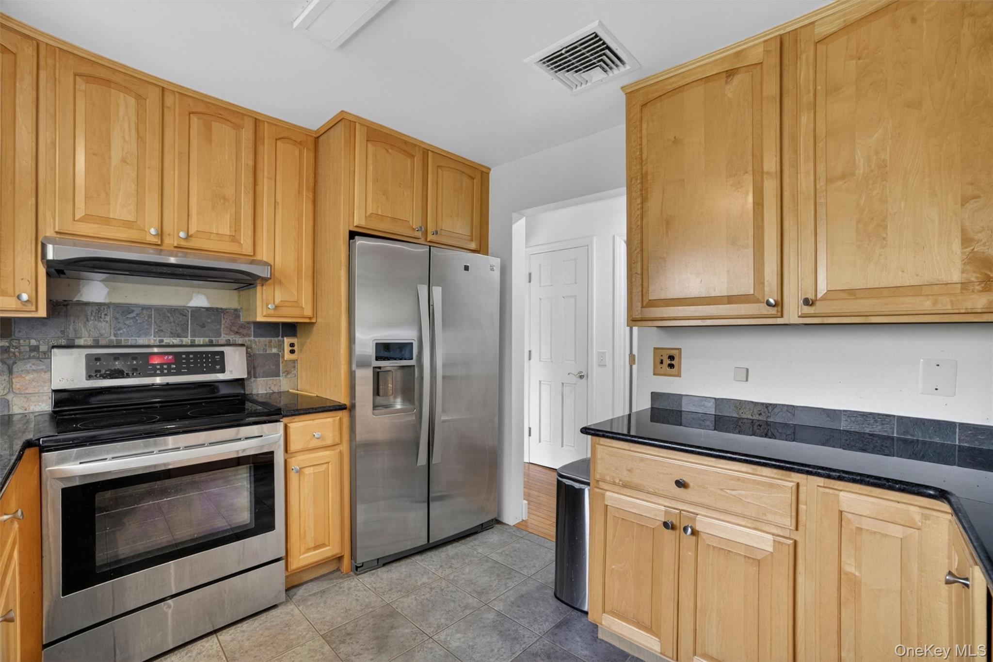 1225 Albany Post Road Property Photo 20
