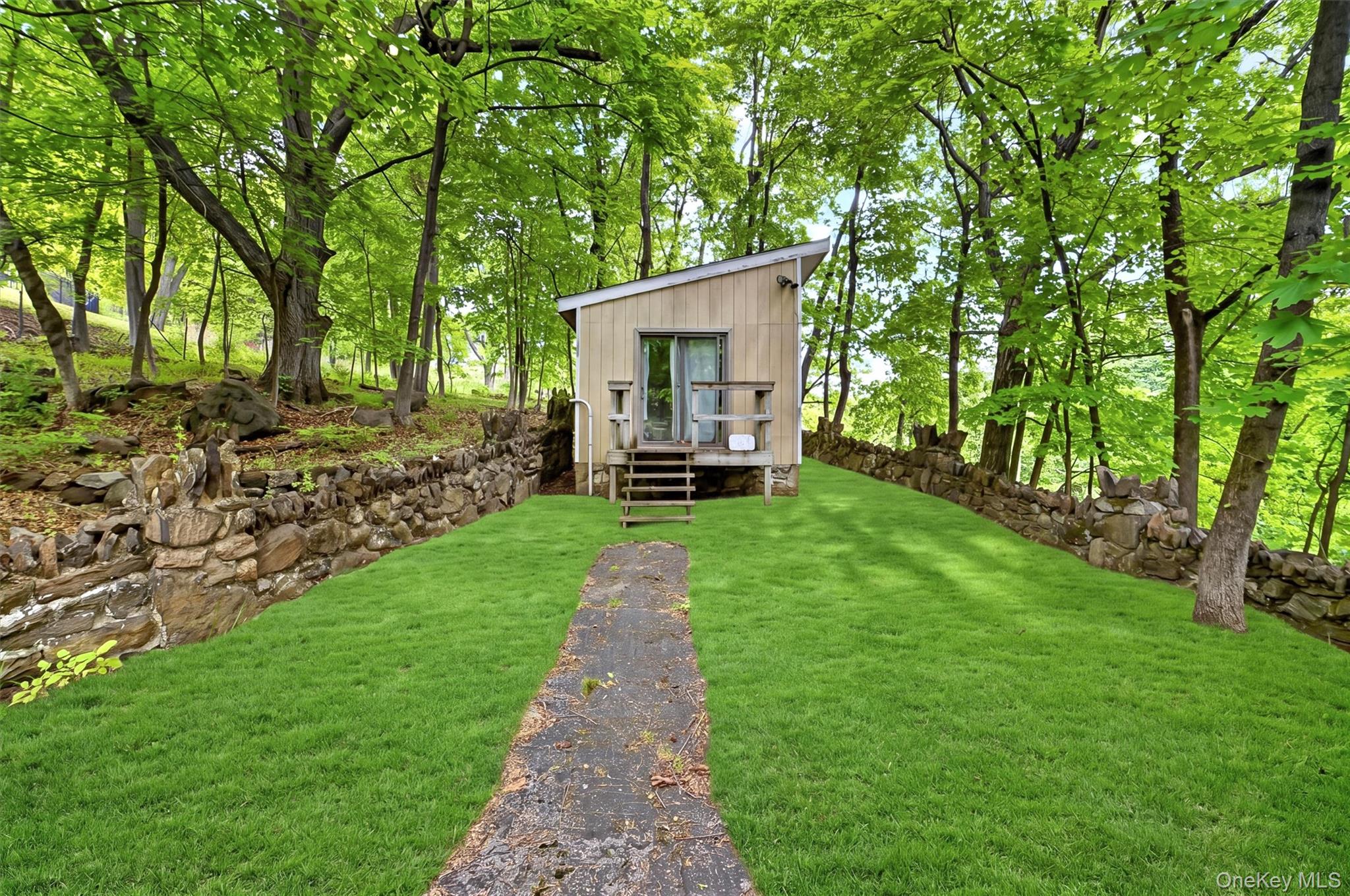 1225 Albany Post Road Property Photo 43