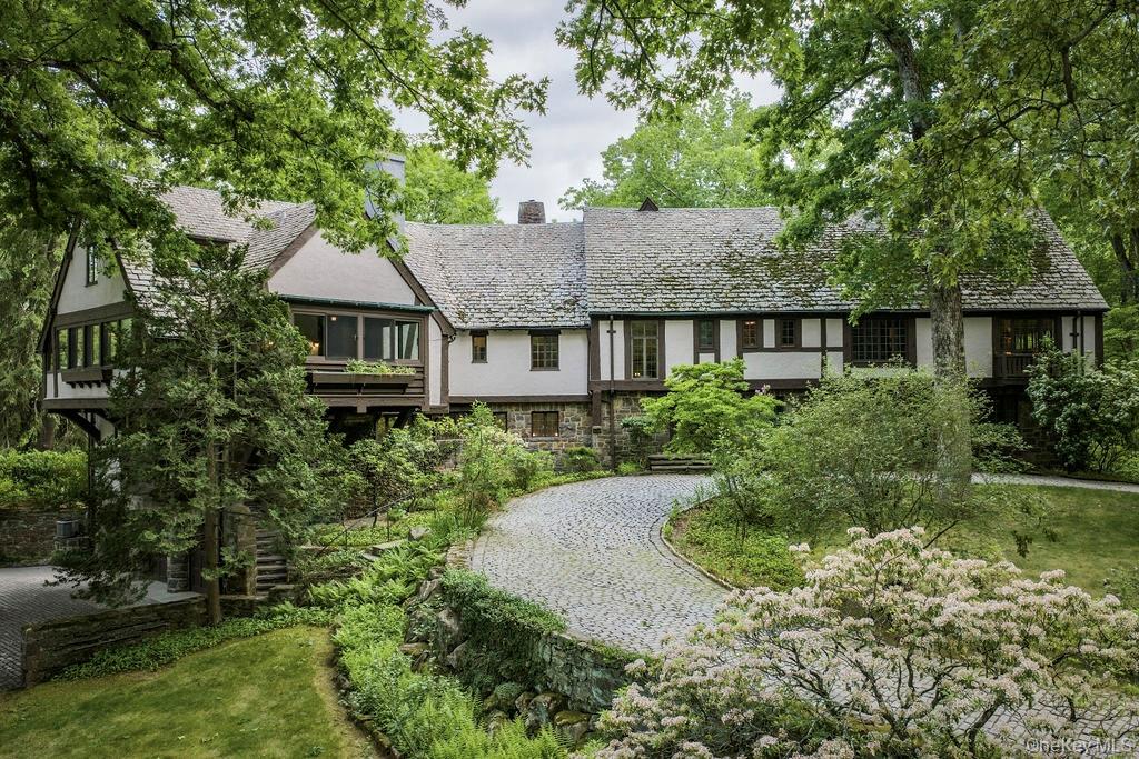 335 Croton Dam Road Property Photo 1