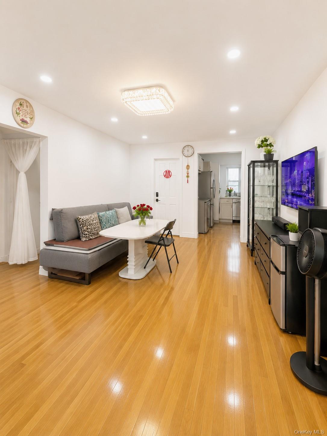 7012 Kissena Boulevard 102a Property Photo 2