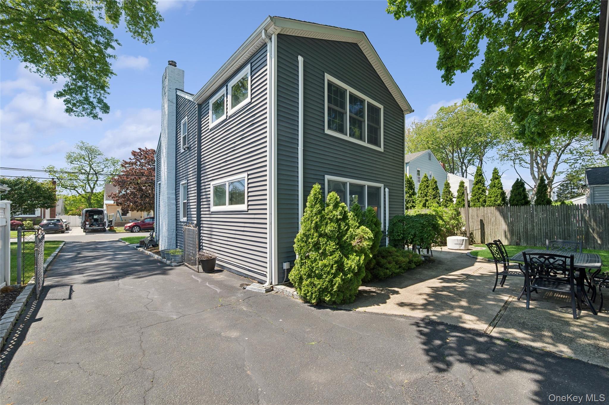 2197 Pine Street Property Photo 5