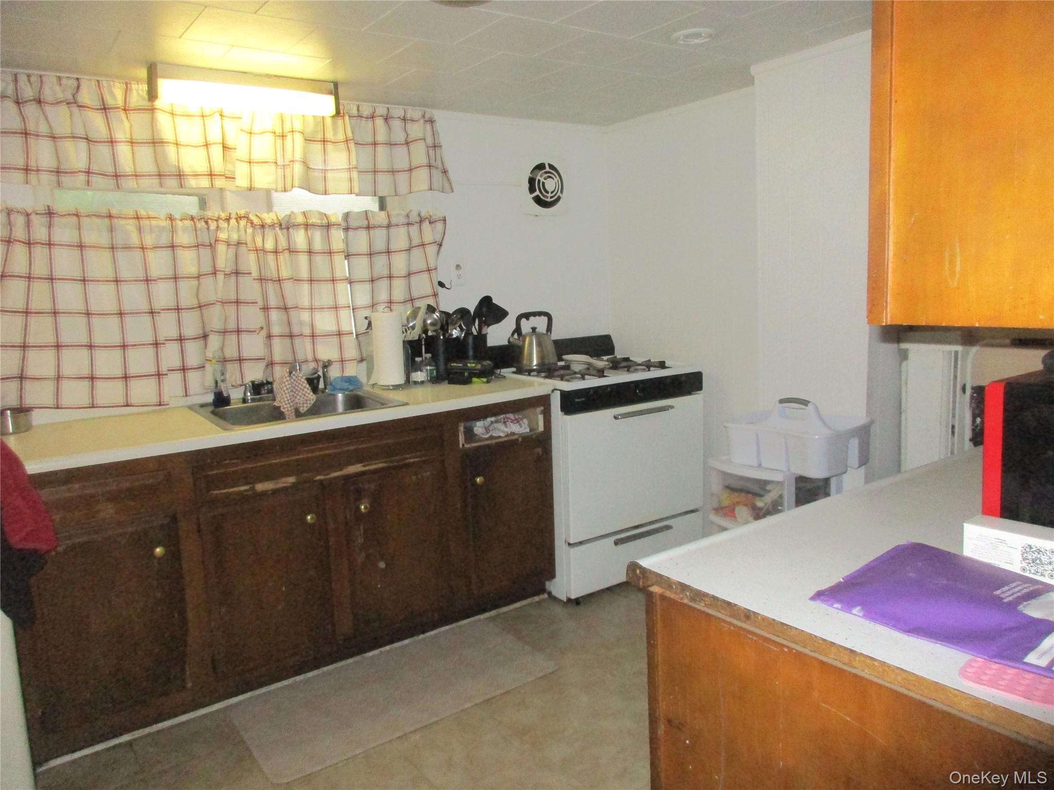 14 West Street Property Photo 7