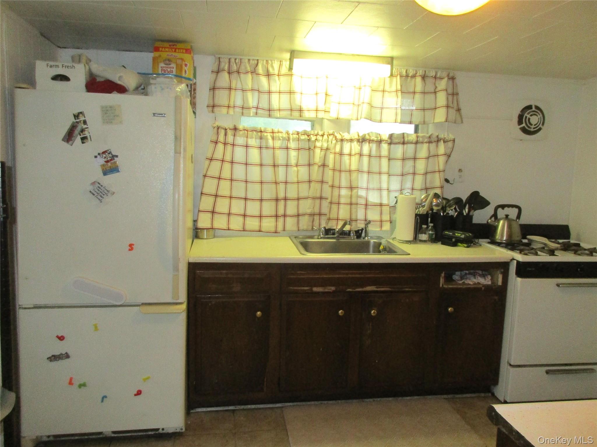 14 West Street Property Photo 8