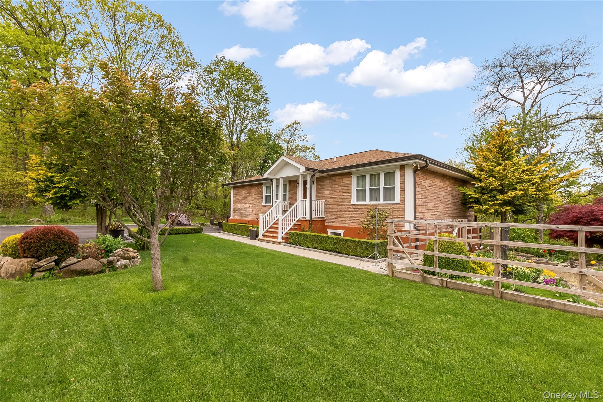 153 Kentview Drive Property Photo 1