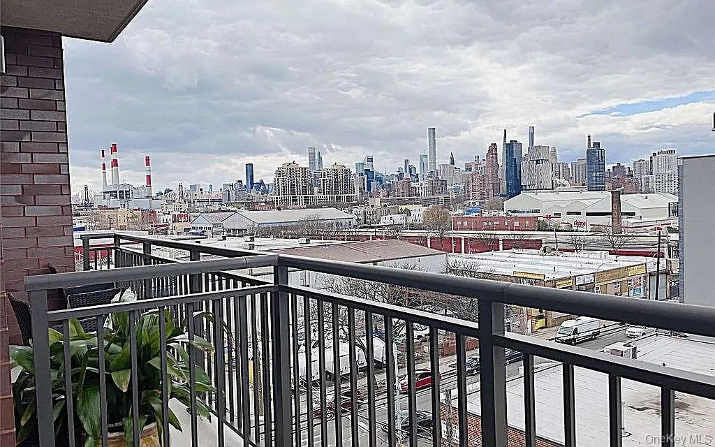 1215 Broadway 603 Property Photo 7