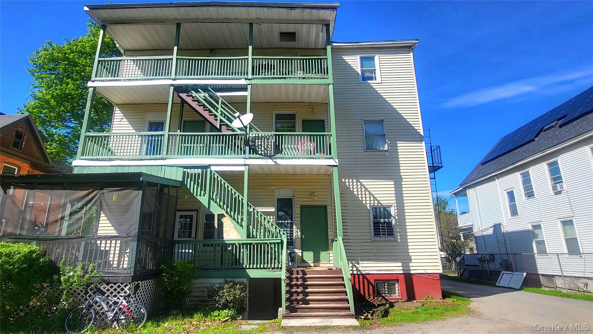 242 Mansion Street Property Photo 3