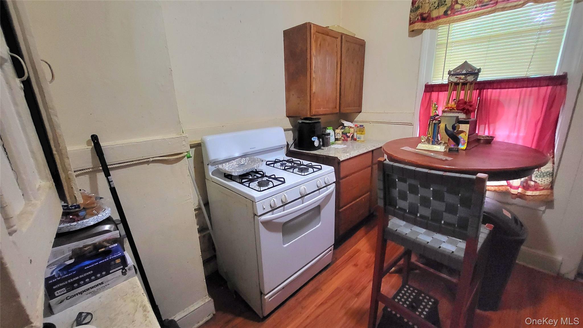 242 Mansion Street Property Photo 18