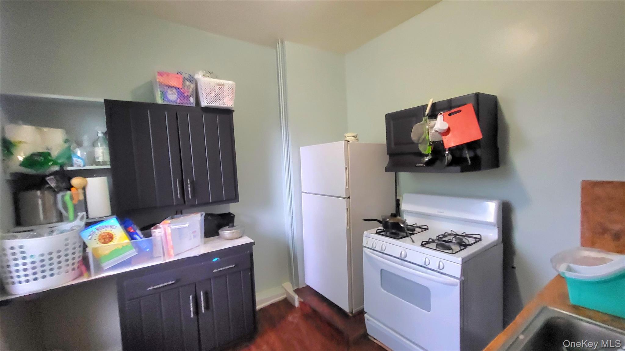 242 Mansion Street Property Photo 21