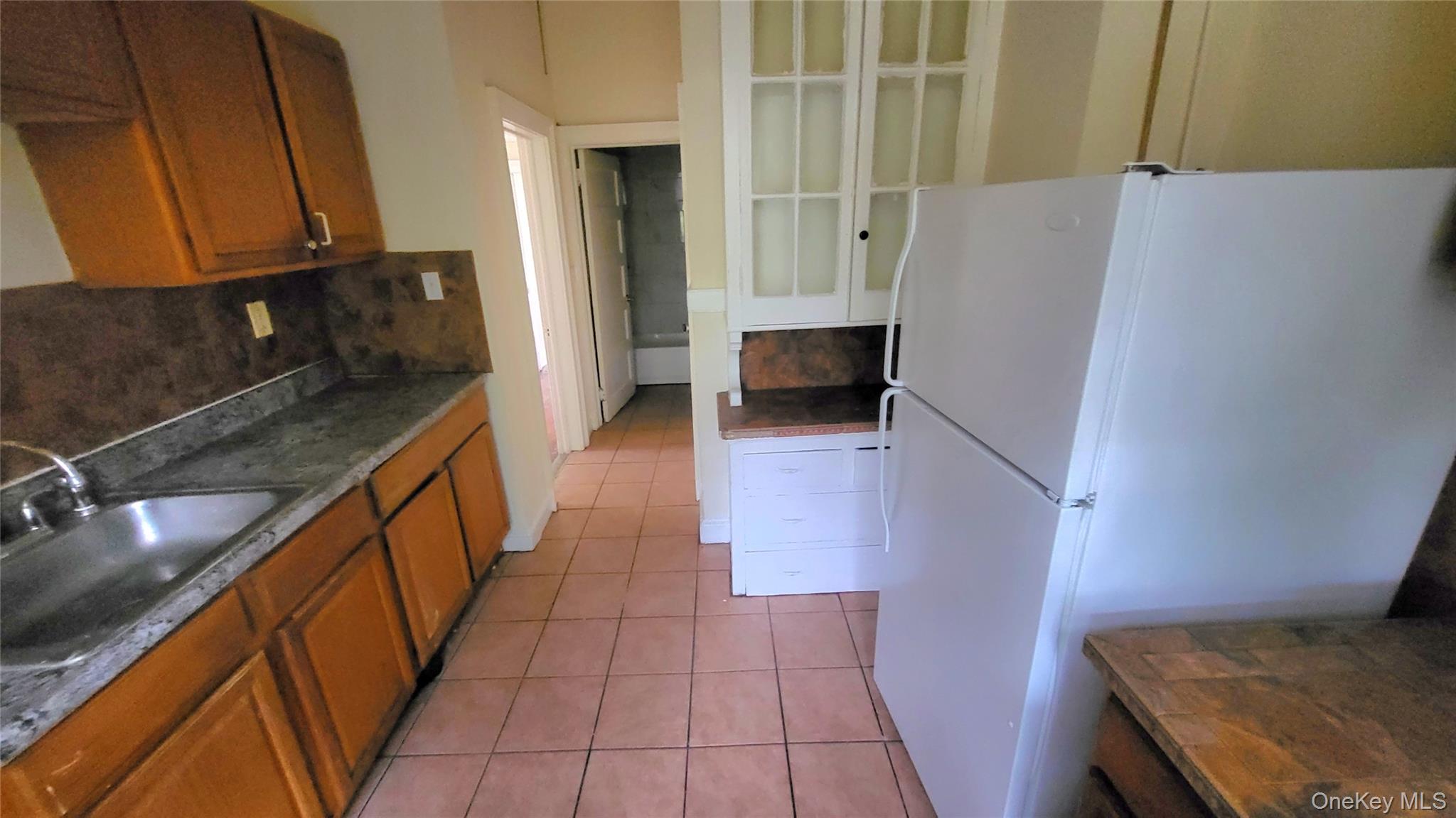 242 Mansion Street Property Photo 26