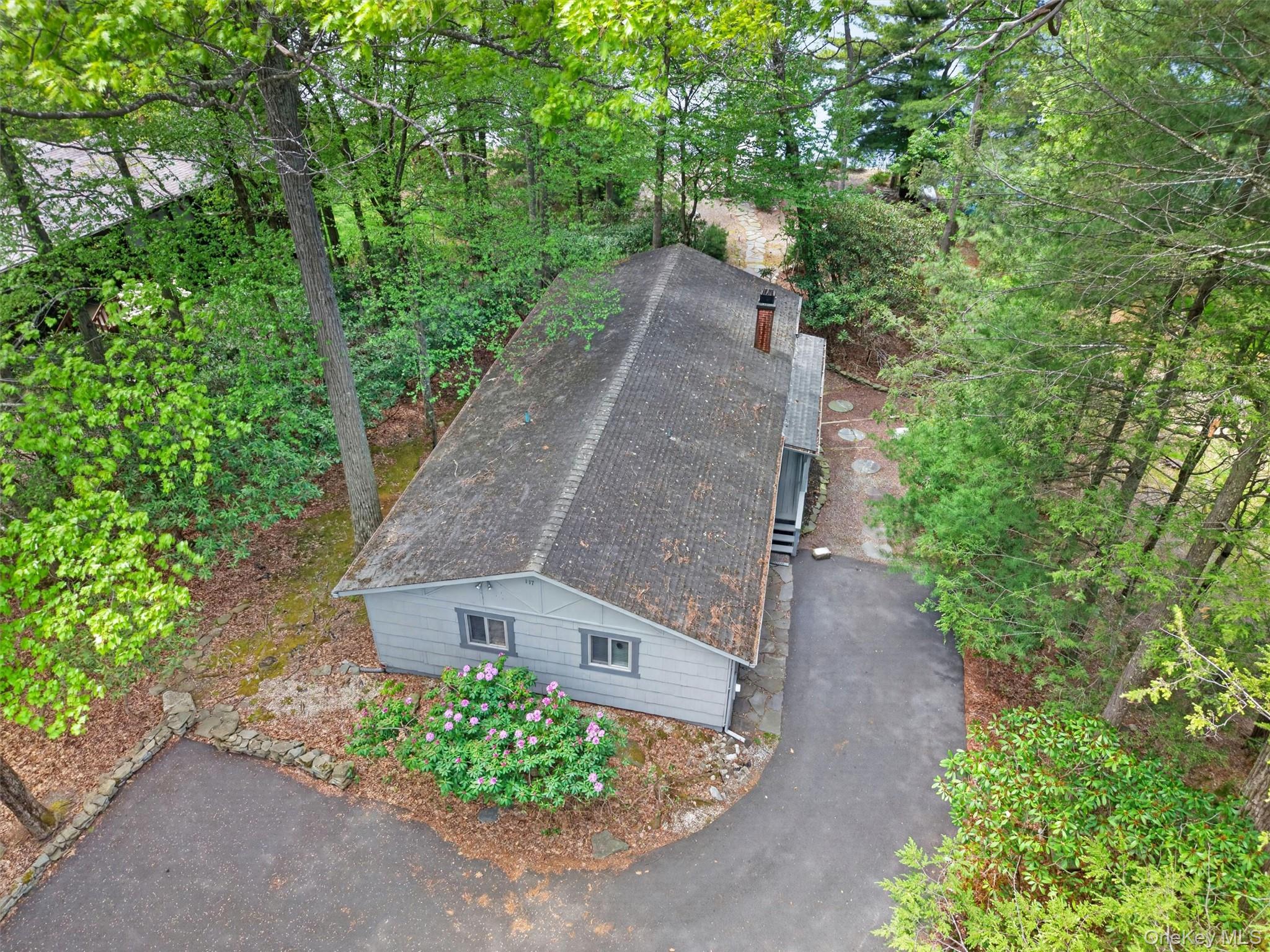 117 Lake Shore Drive Property Photo 4