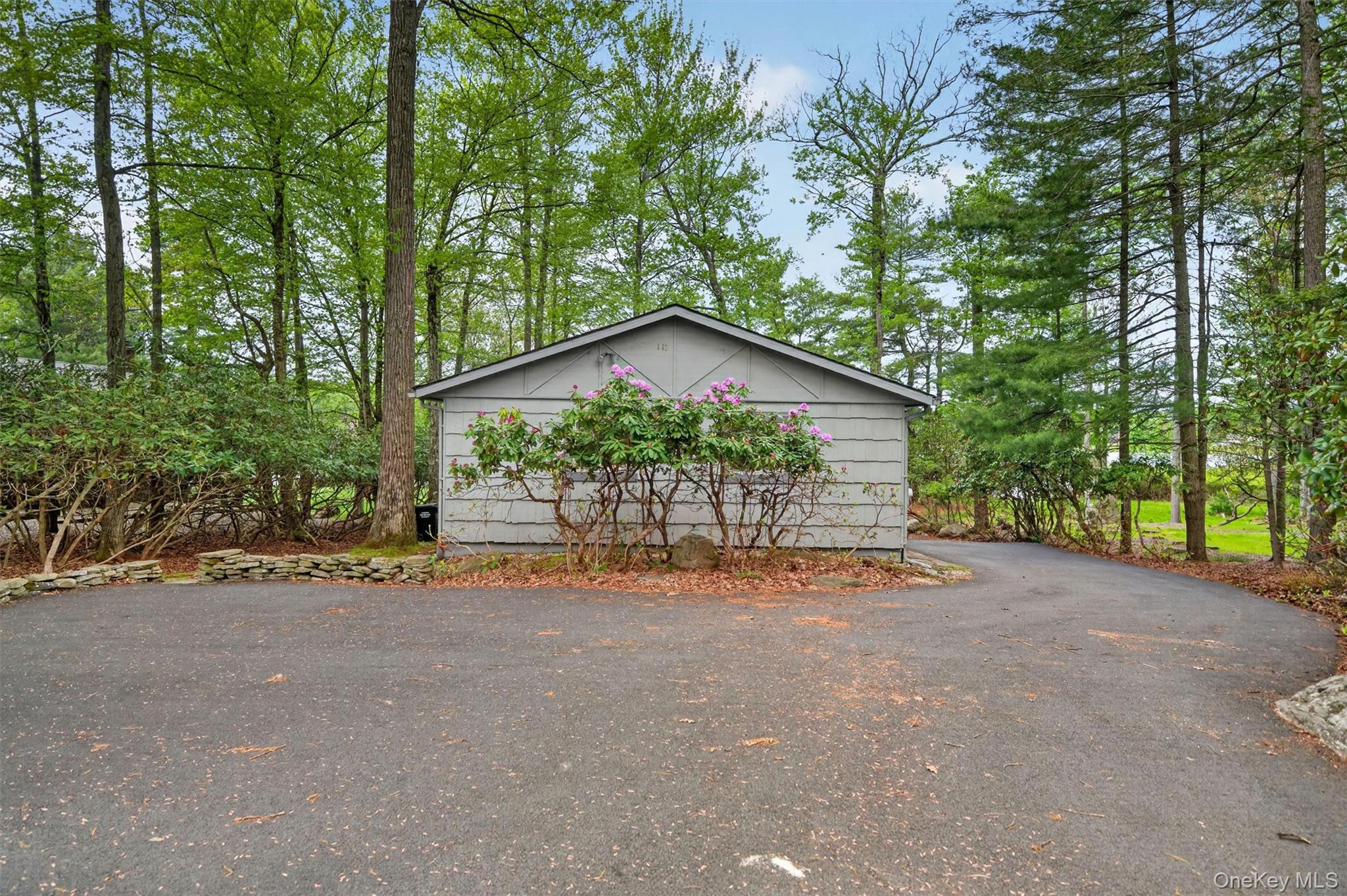117 Lake Shore Drive Property Photo 6