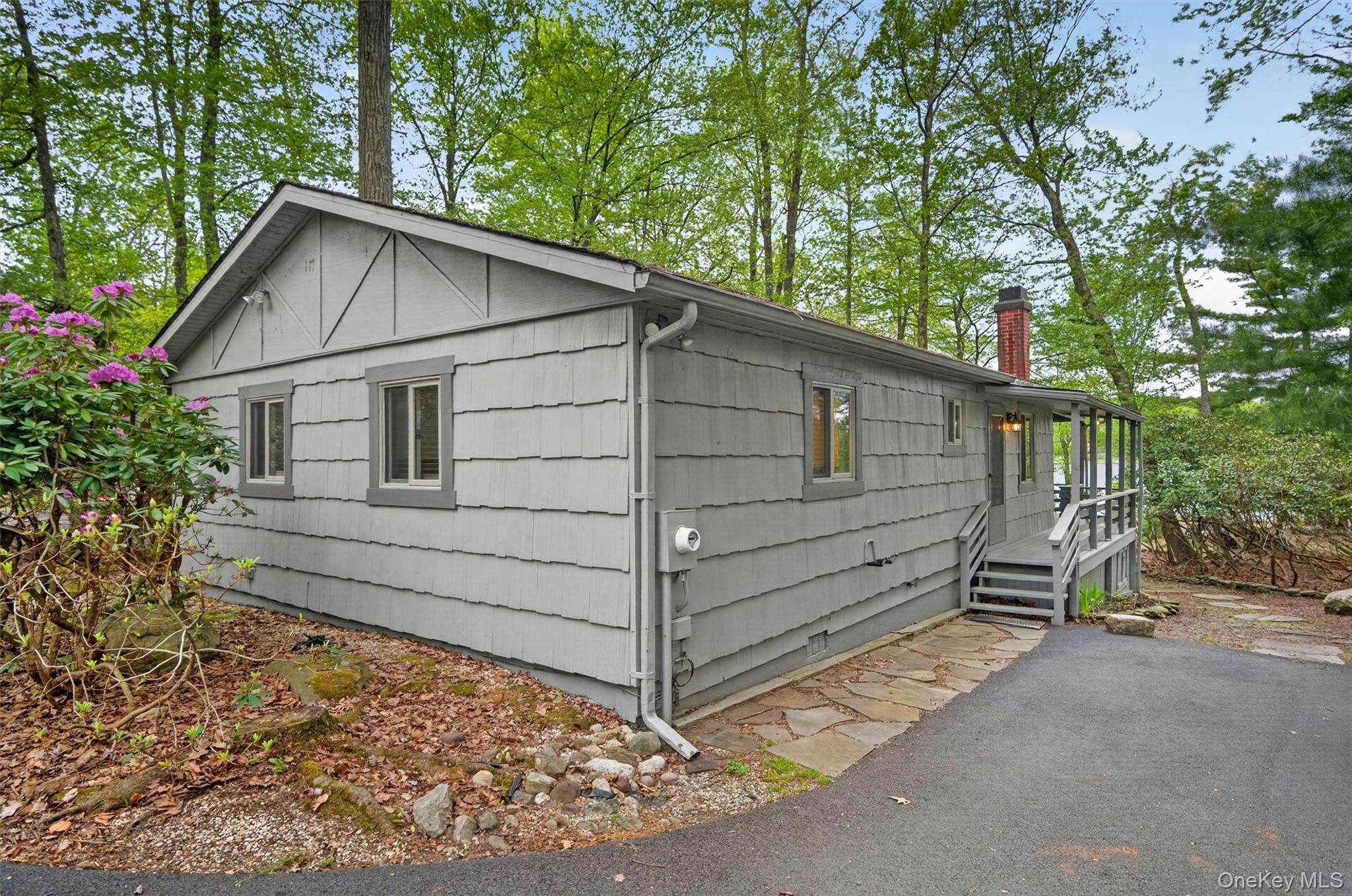 117 Lake Shore Drive Property Photo 7