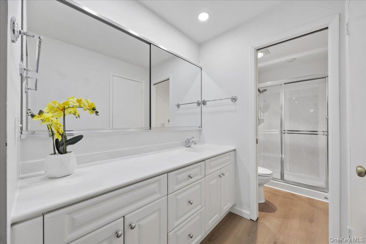 107 N Broadway 213 Property Photo 17