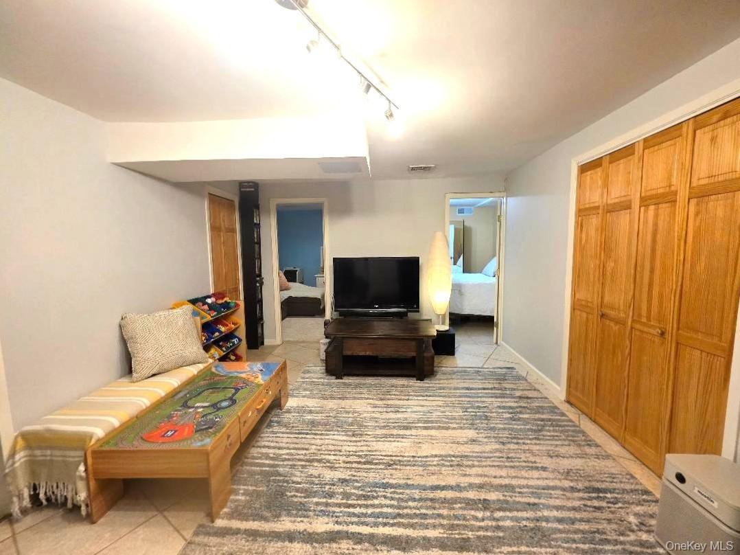 565 Avenue A 104 Property Photo 17