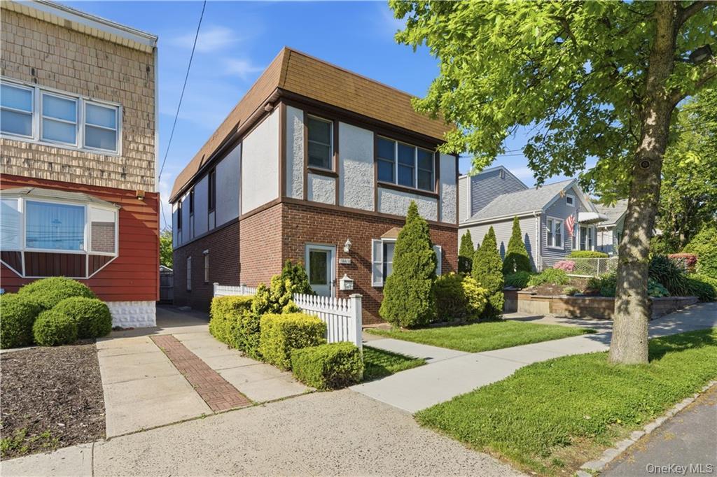125-11 7th Avenue Property Photo 1