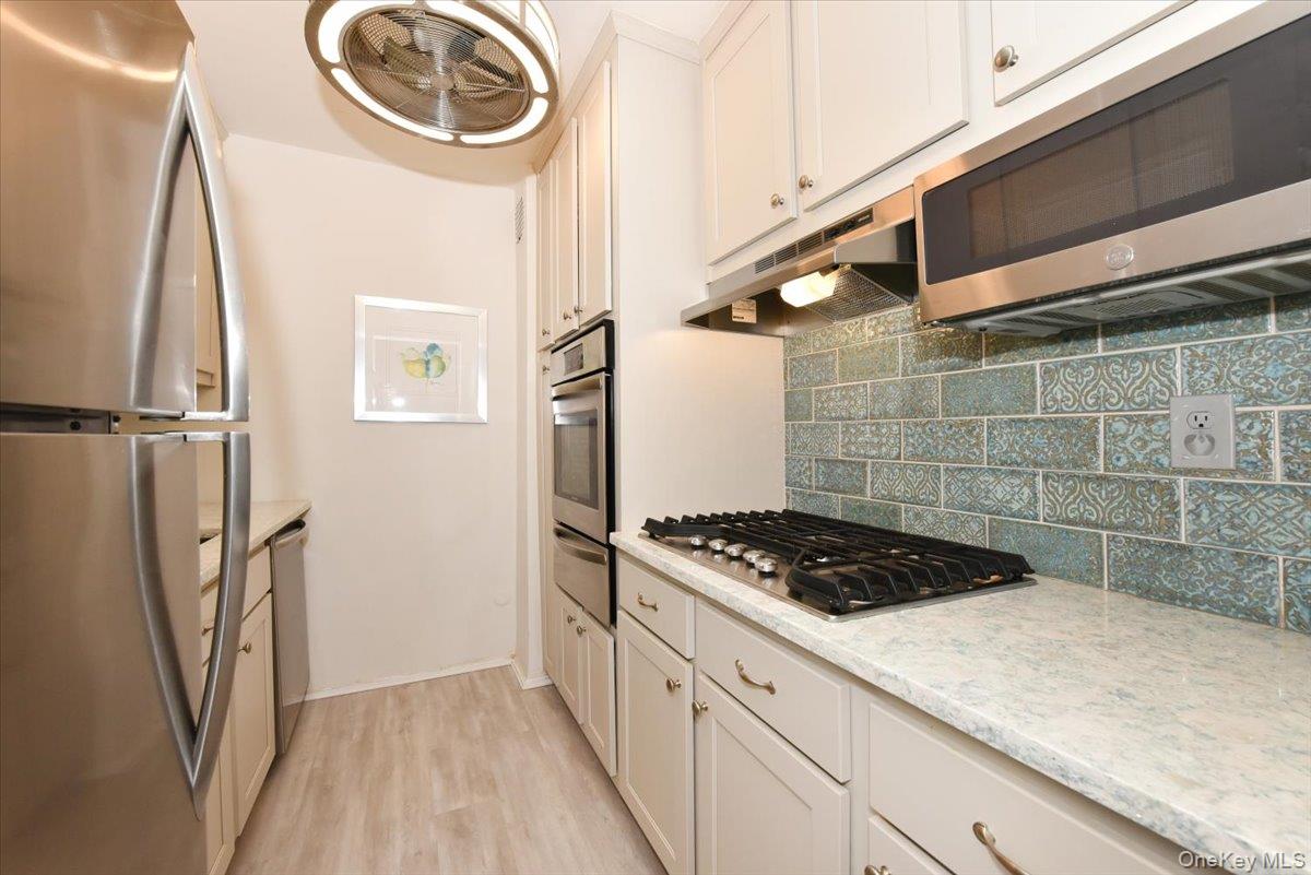 50 Hill Park Avenue 1-l Property Photo 14