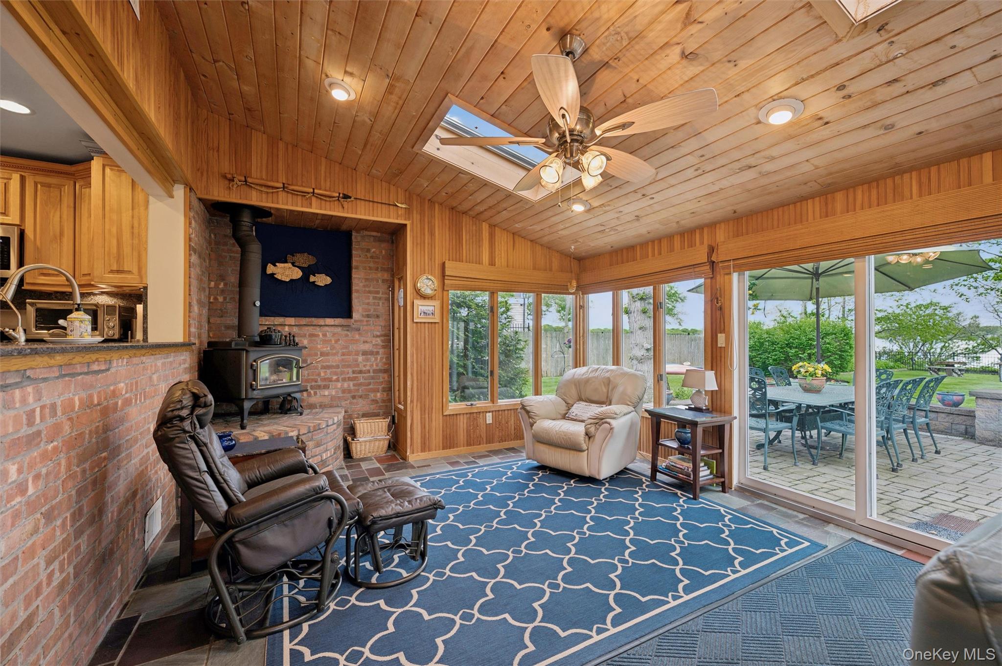 128 Crystal Beach Boulevard Property Photo 7