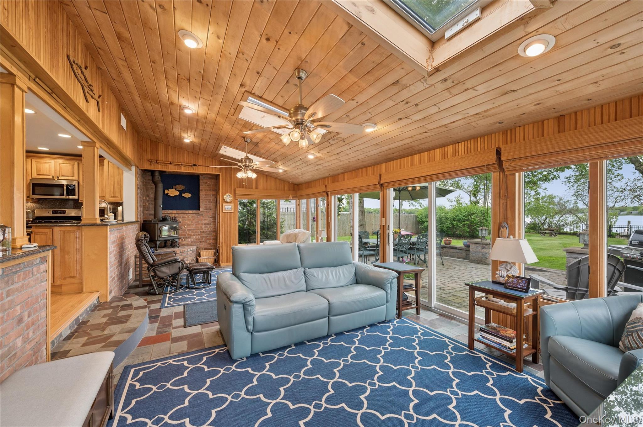 128 Crystal Beach Boulevard Property Photo 8