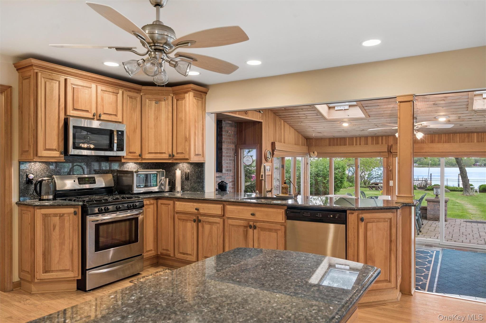 128 Crystal Beach Boulevard Property Photo 15
