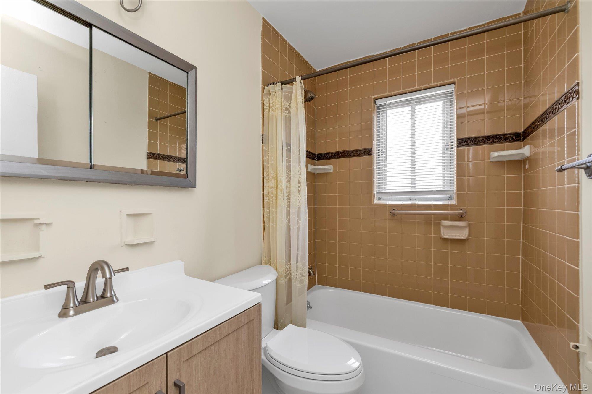 93-24 243rd Street Property Photo 17