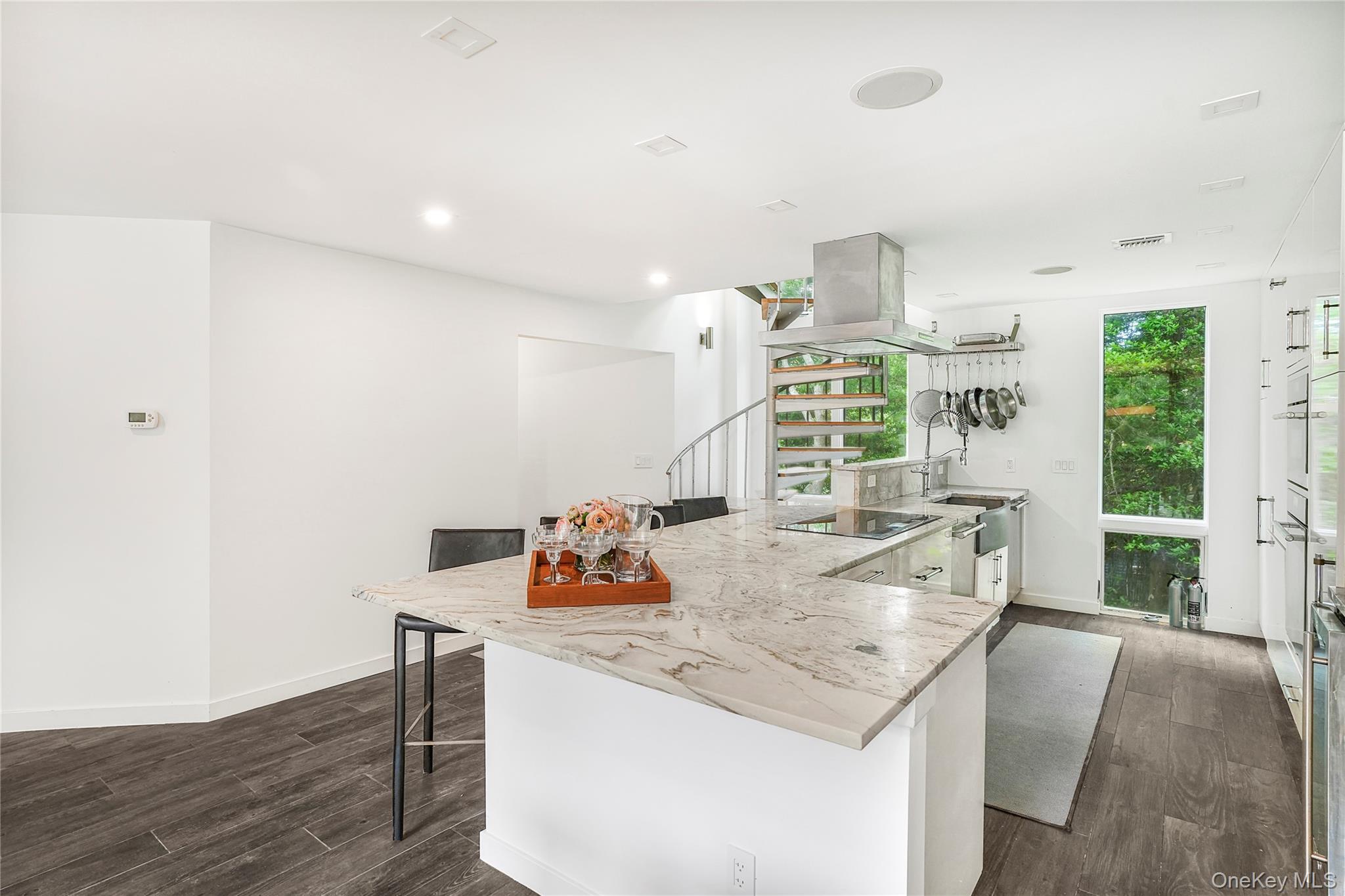 337 Shell Walk Property Photo 4