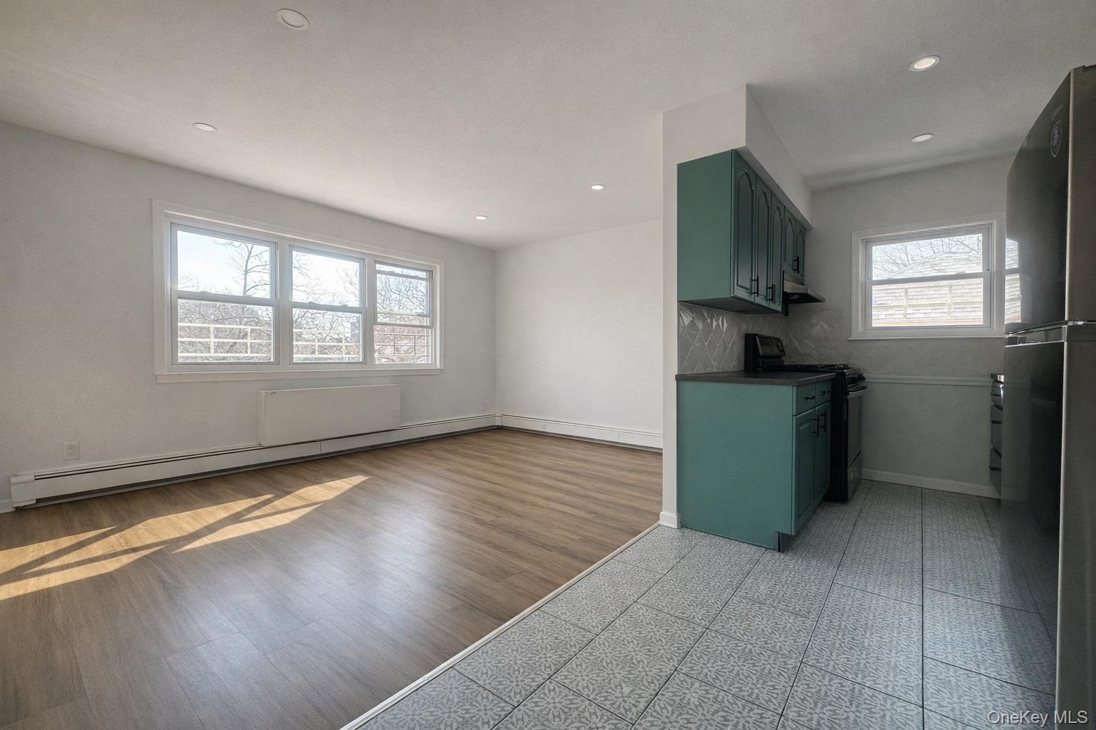 1726 Plainview Avenue Property Photo 2