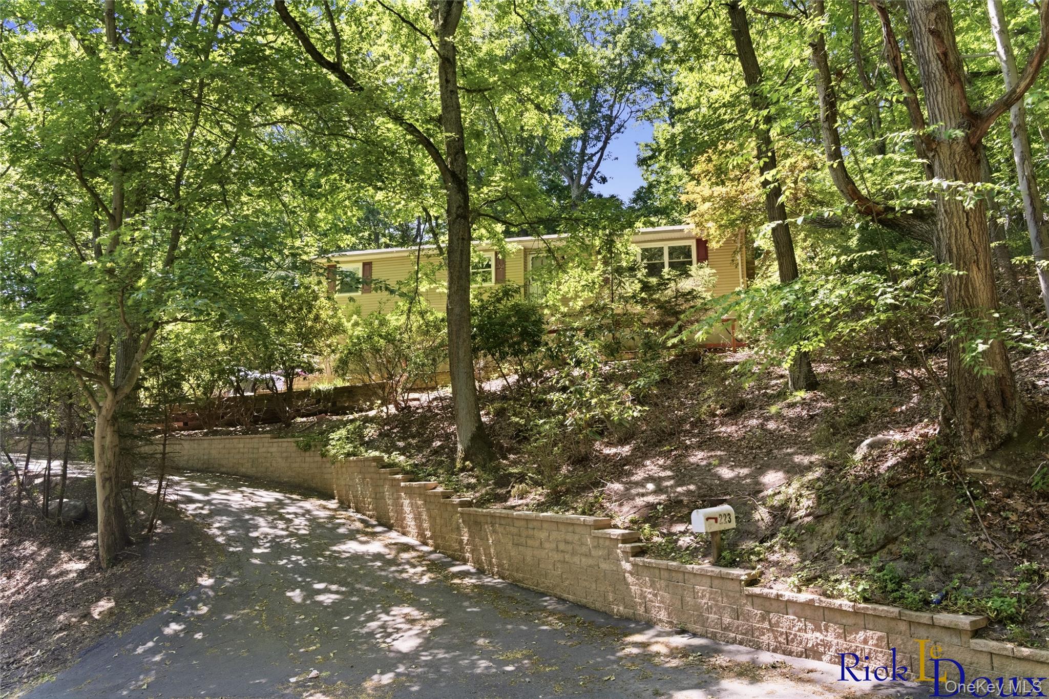 223 Old Post Road Property Photo 2