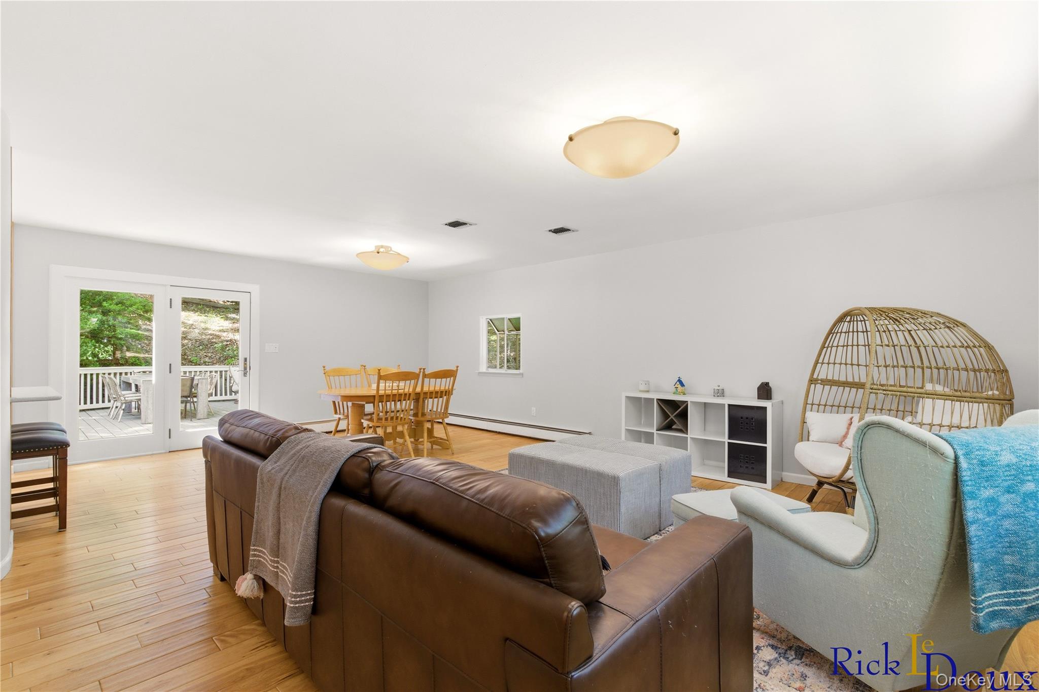 223 Old Post Road Property Photo 6