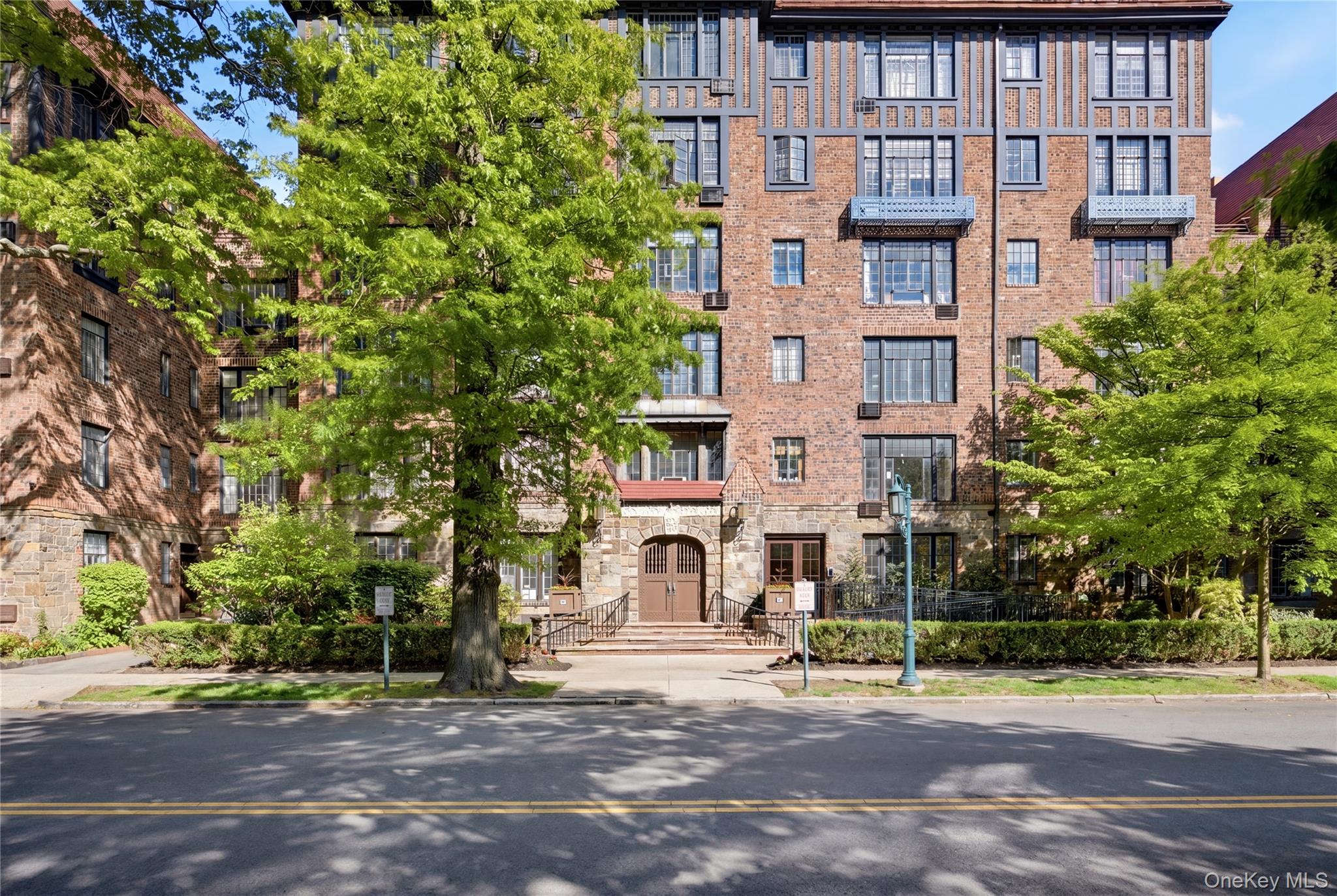 20 Continental Avenue 1k Property Photo 1