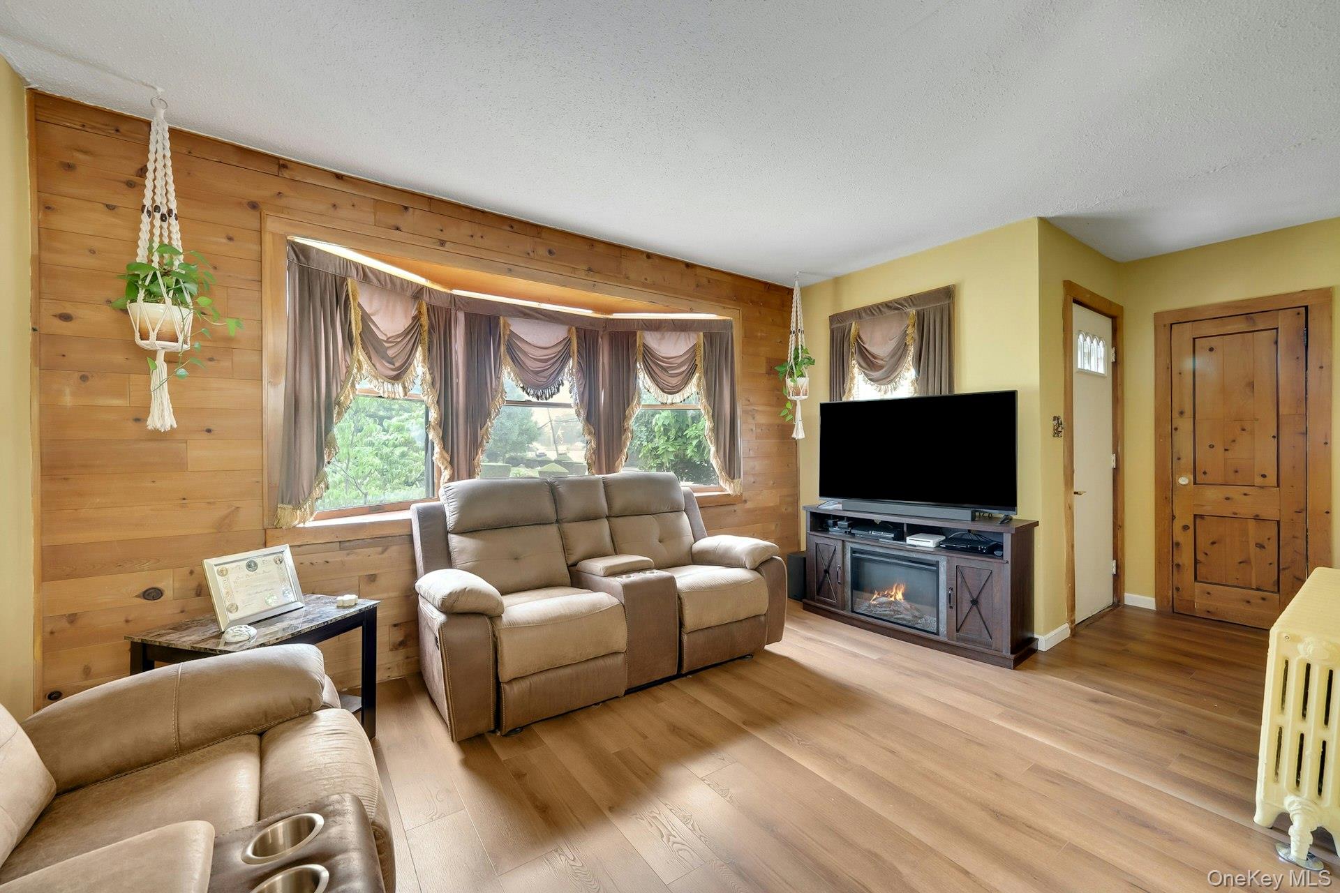 189d Edgewater Park D Property Photo 3