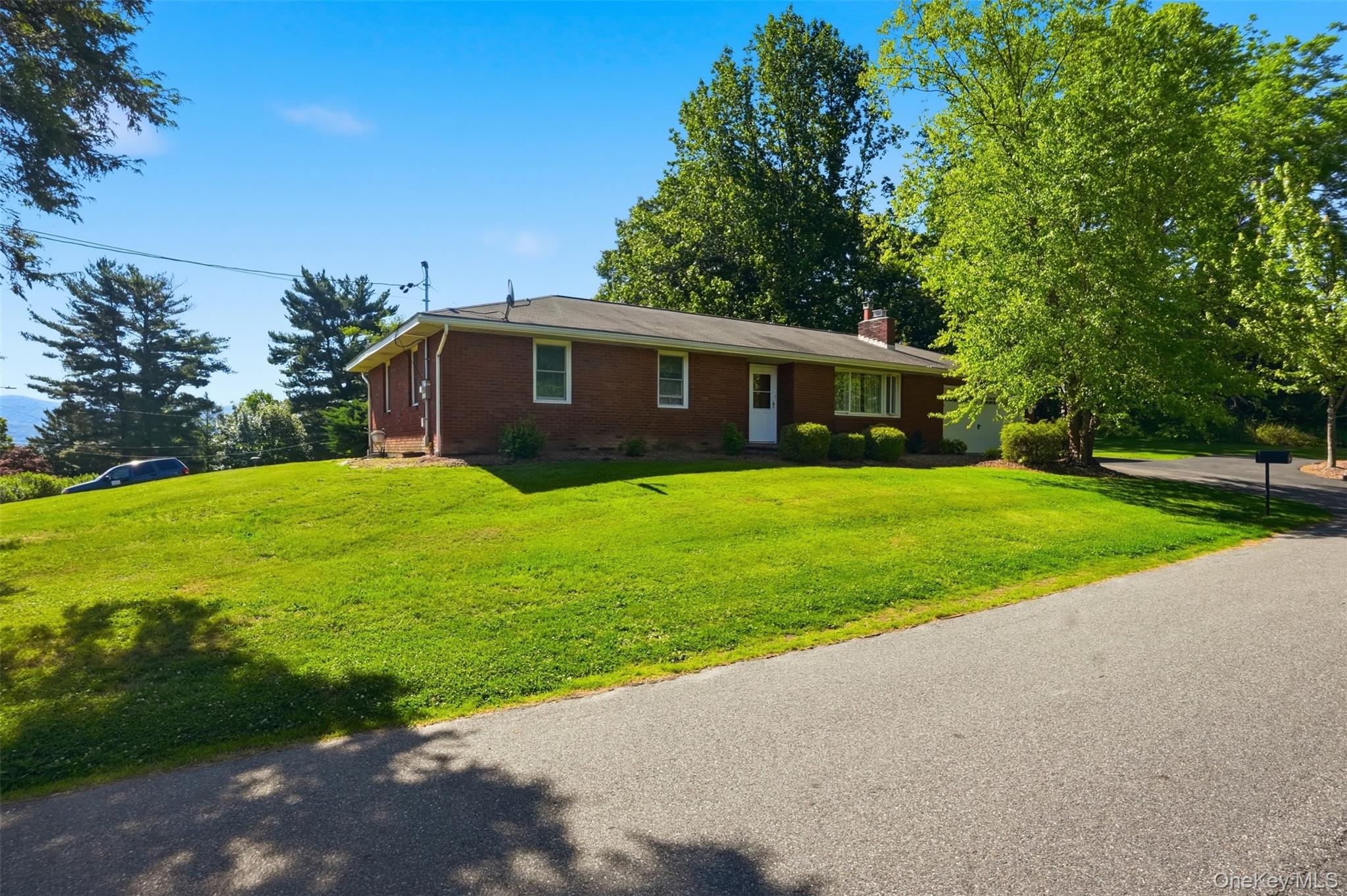 5 Oak Ridge Drive Property Photo 2