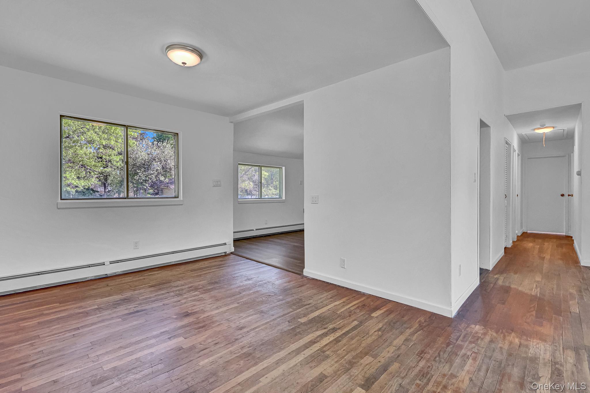 335 Babylon Street Property Photo 8