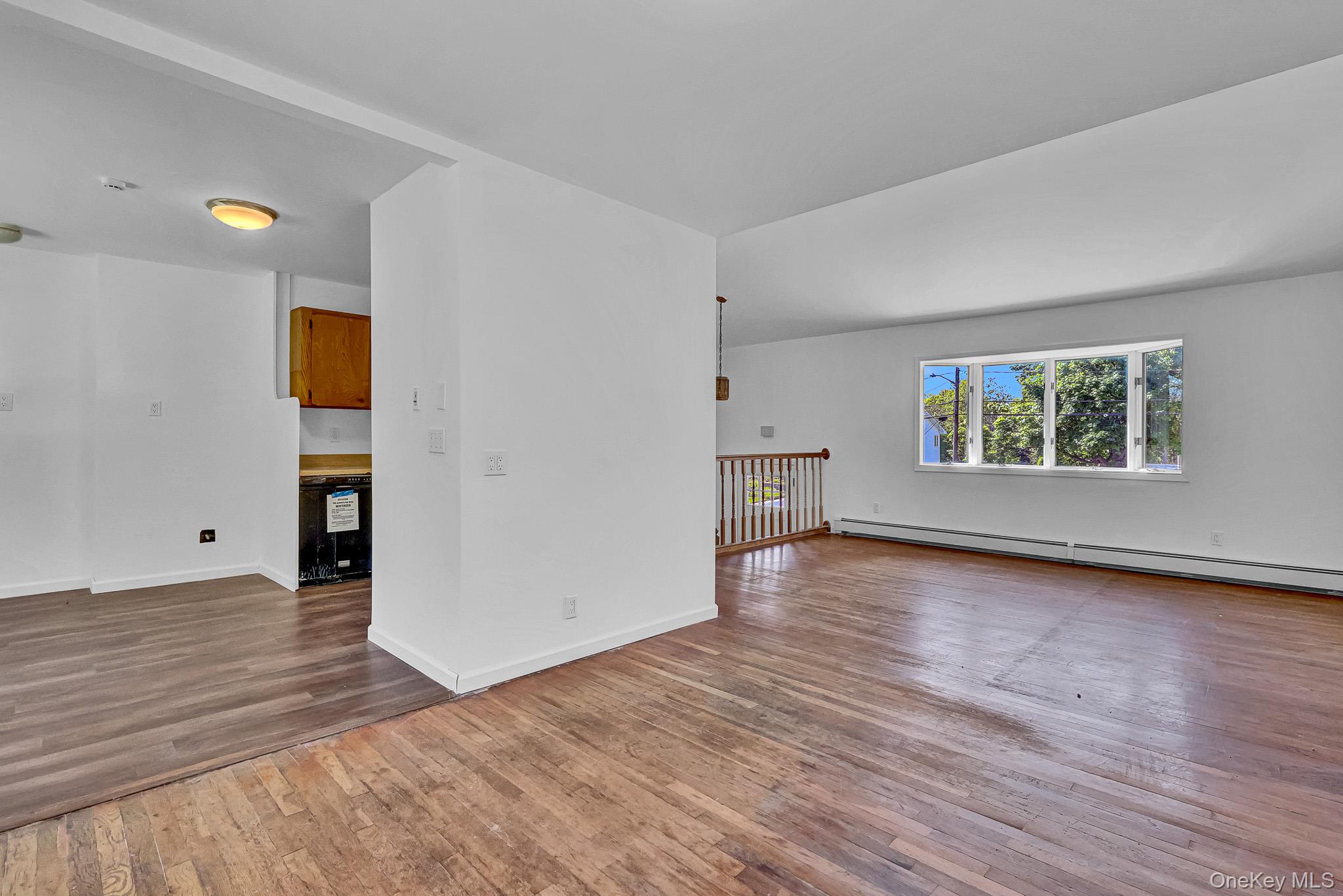 335 Babylon Street Property Photo 9