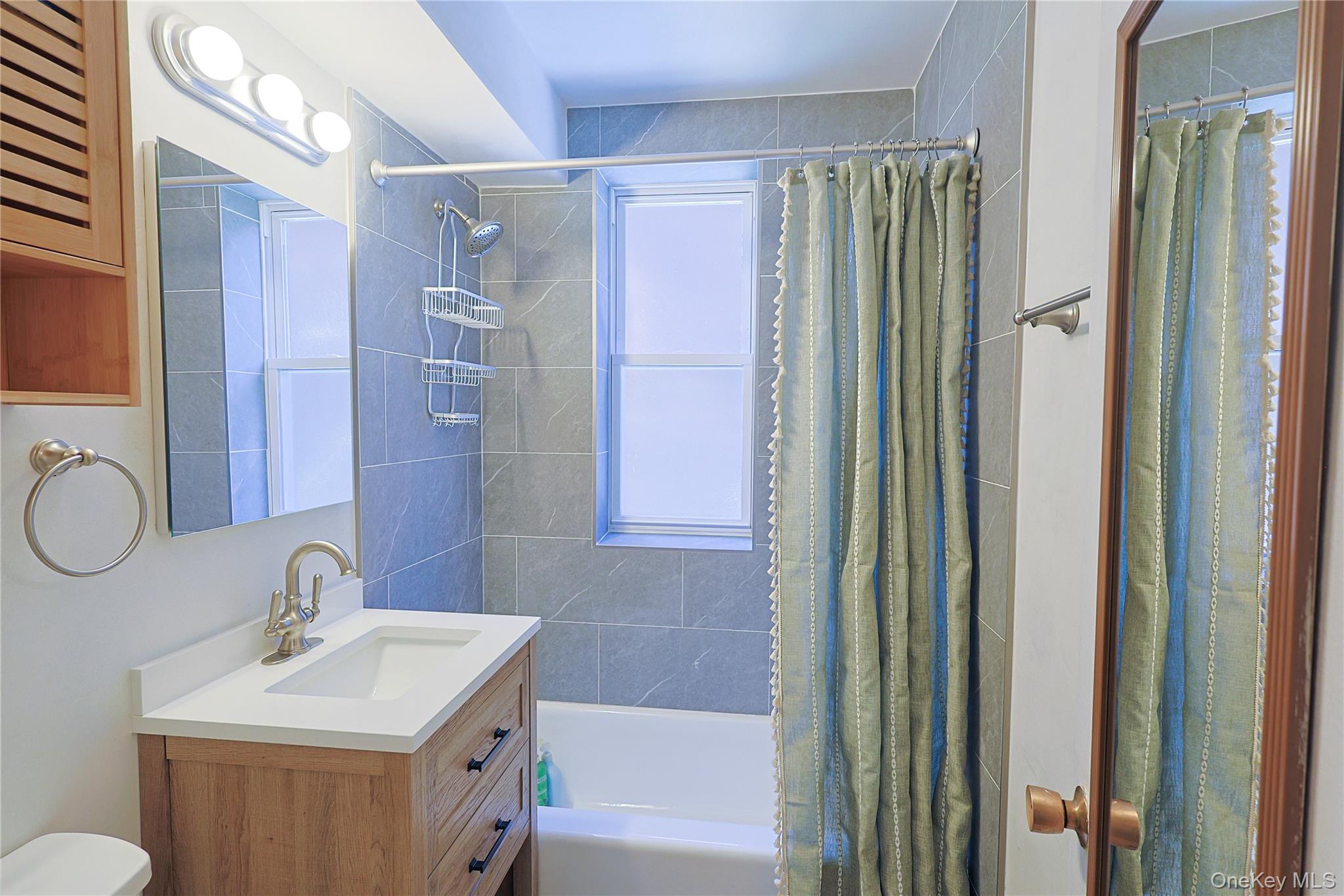 5730 Mosholu Avenue 2b Property Photo 15