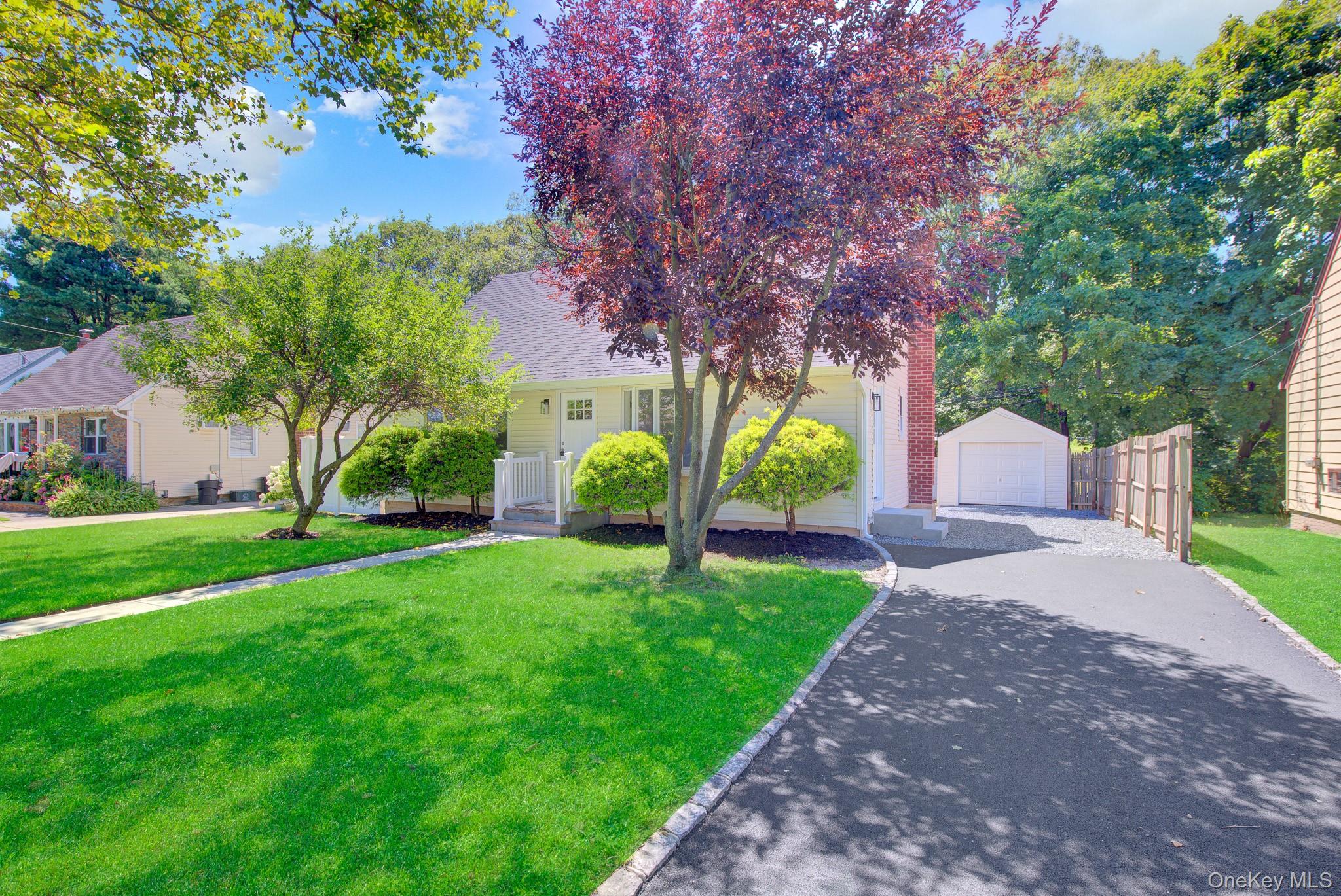 11 Parkwood Road Property Photo 2