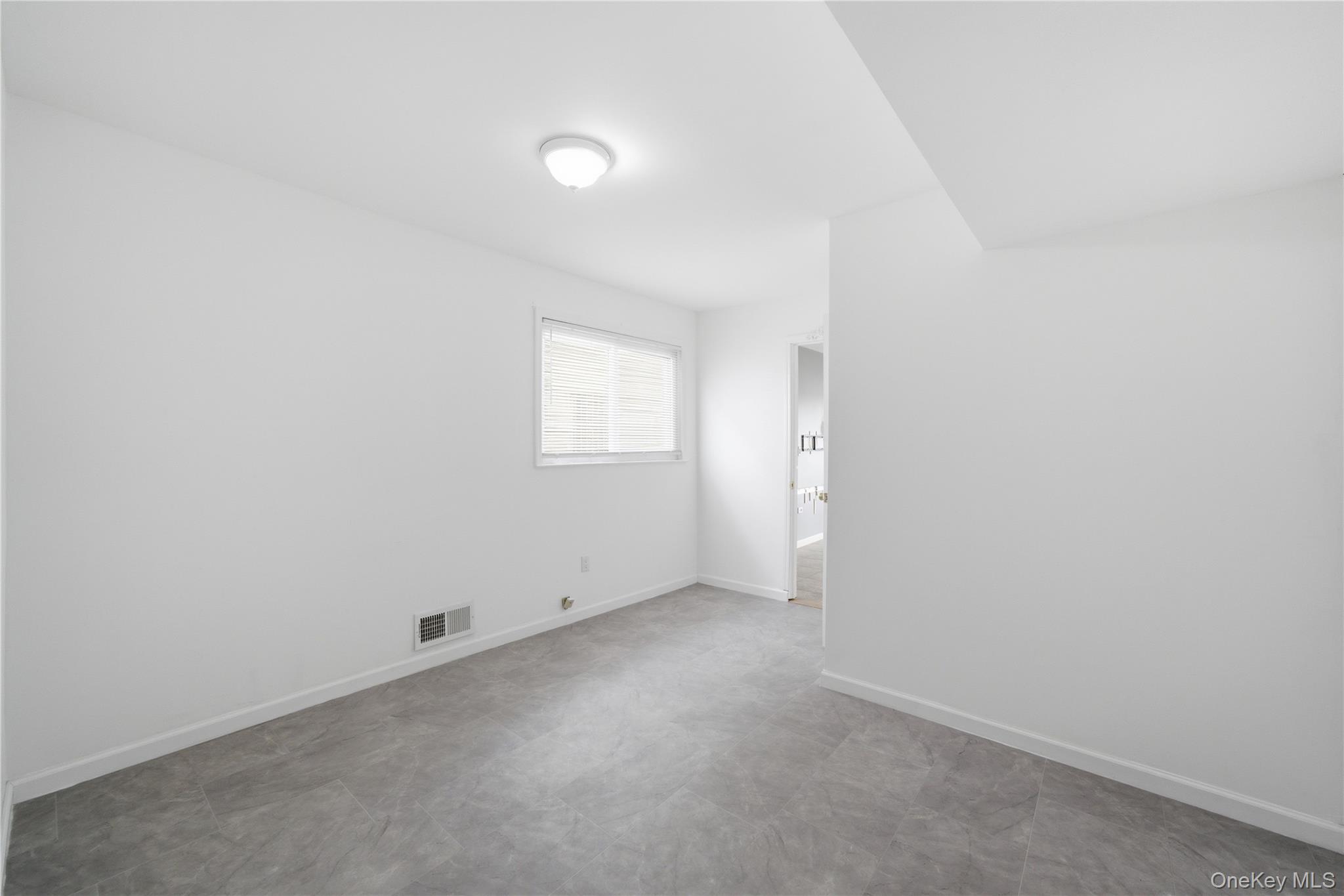 160-19 88th Street Property Photo 6