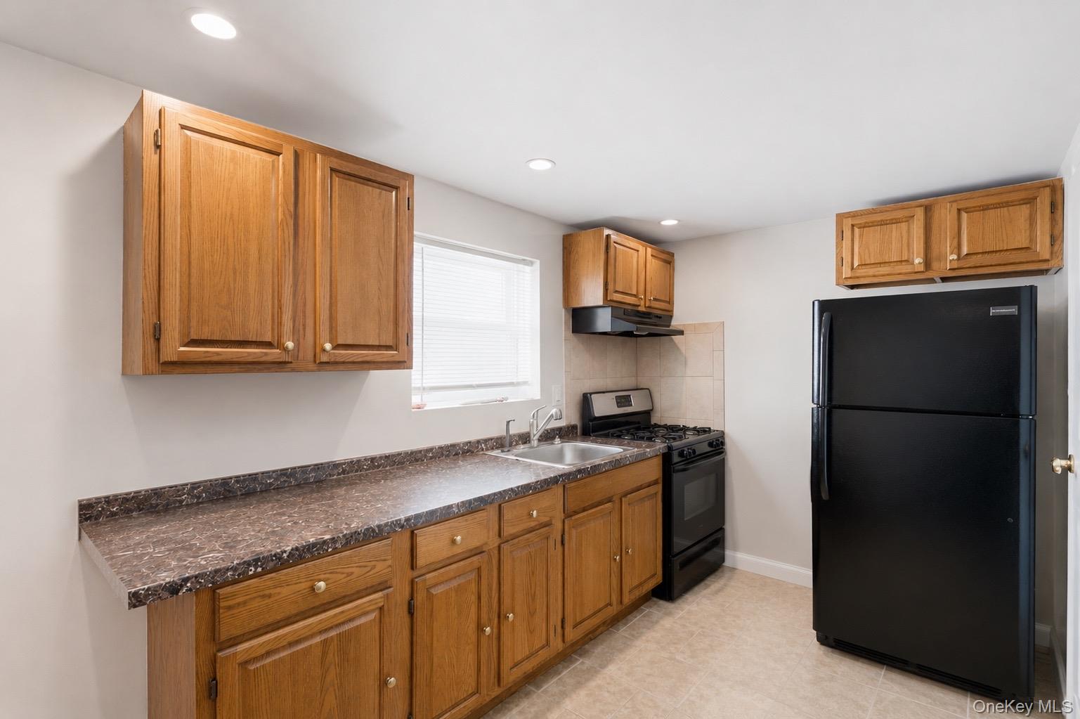 160-44 98th Street Property Photo 7