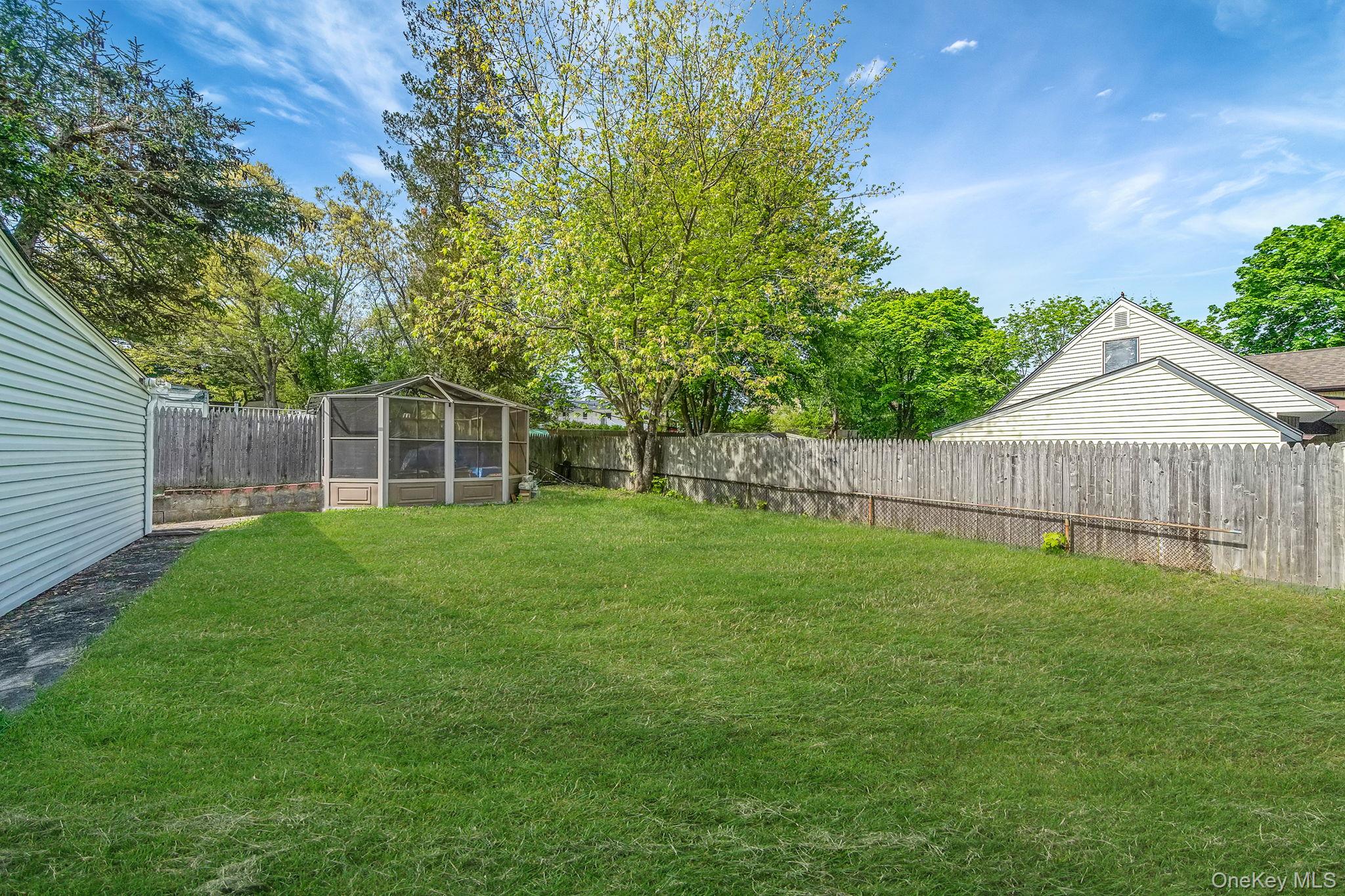 52 Garden Lane Property Photo 23